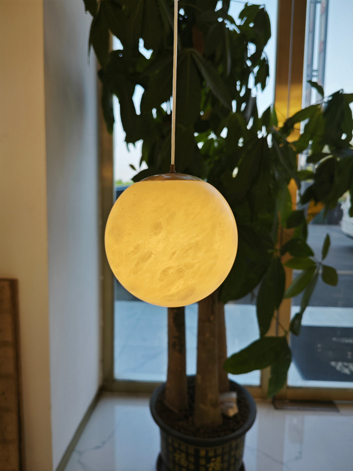 Luna Alabaster Sphere Staircase Chandelier, Multi Pendant Light, in brass - view 2