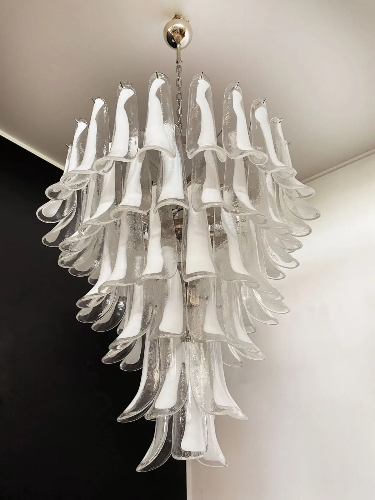 Murano-Style Chandelier – 75 petals – Transparent