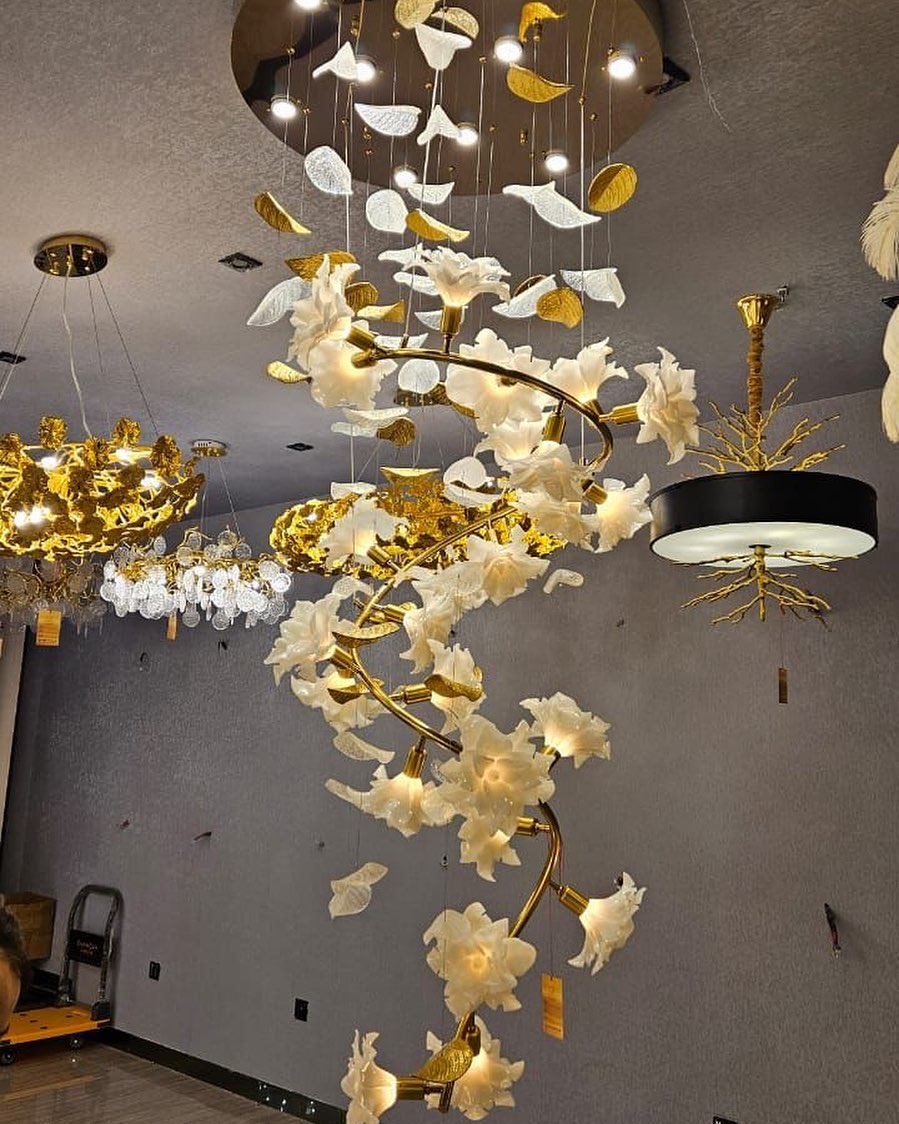 Ceramic Flower Chandelier in Artistic Brass Branch Design - view 3