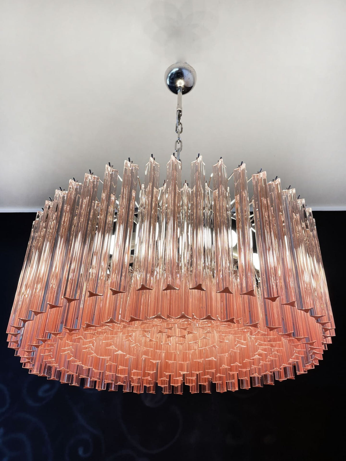 Murano-Style Chandelier – Triedri Round – 265 prisms – Pink