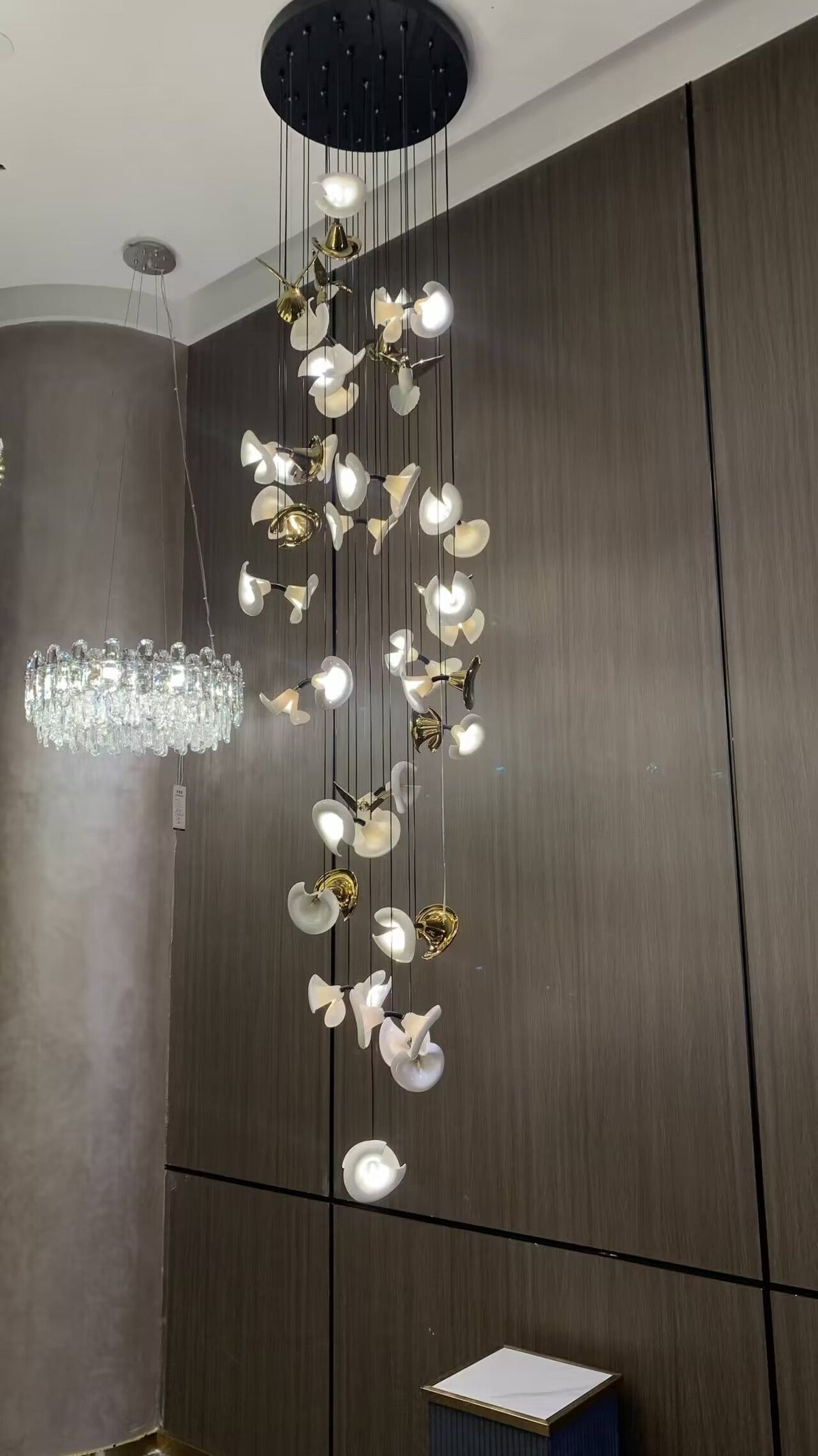 Modern Art Petunia Chandelier for Staircase/Foyer/Living Room - view 7