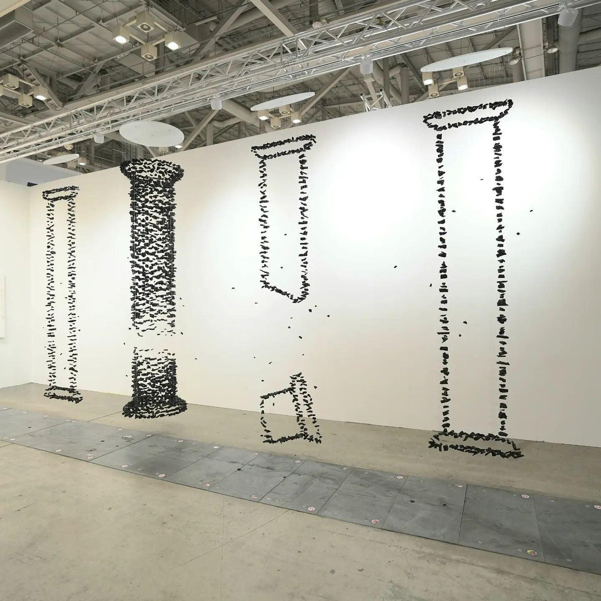 Black Stones Chandeliers - view 34