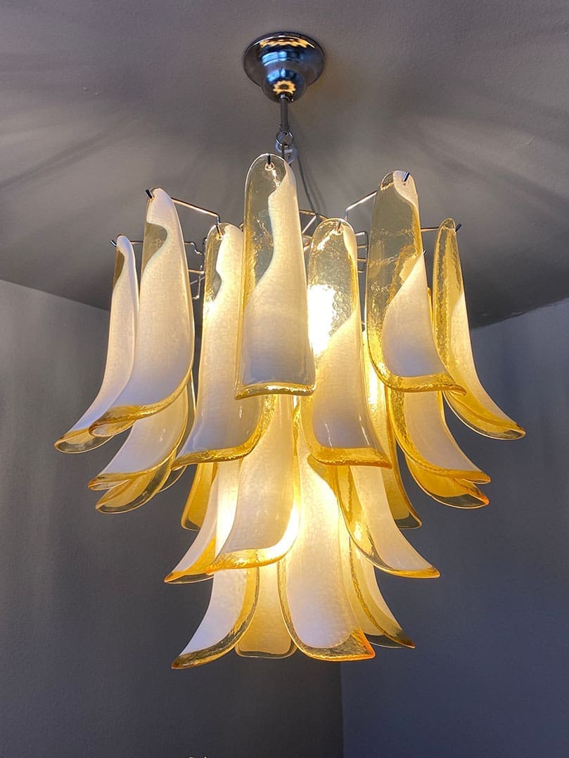 Murano-Style Chandelier – 26 petals – Amber