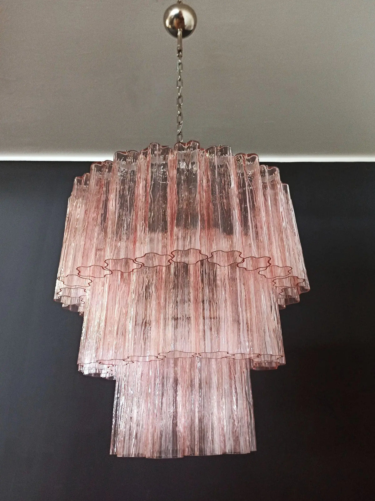 Murano-Style Chandelier – 52 tubes – Pink