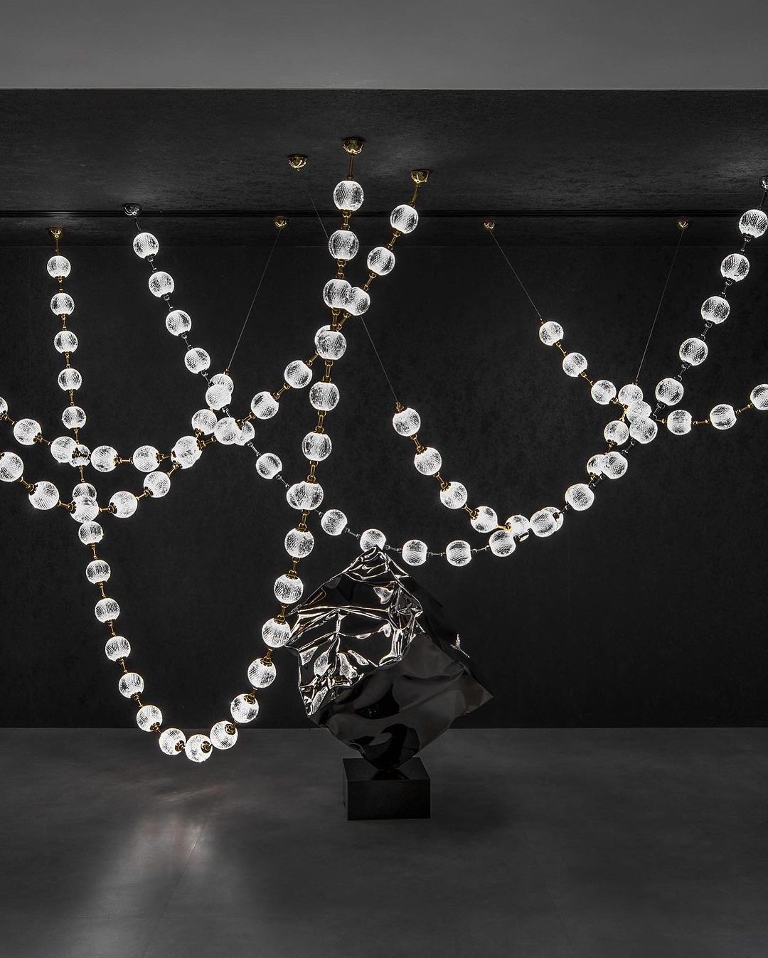 Modern Creative Pearl Necklace Chandelier for Living Room/Staircase/Foyer/Entryway - view 9