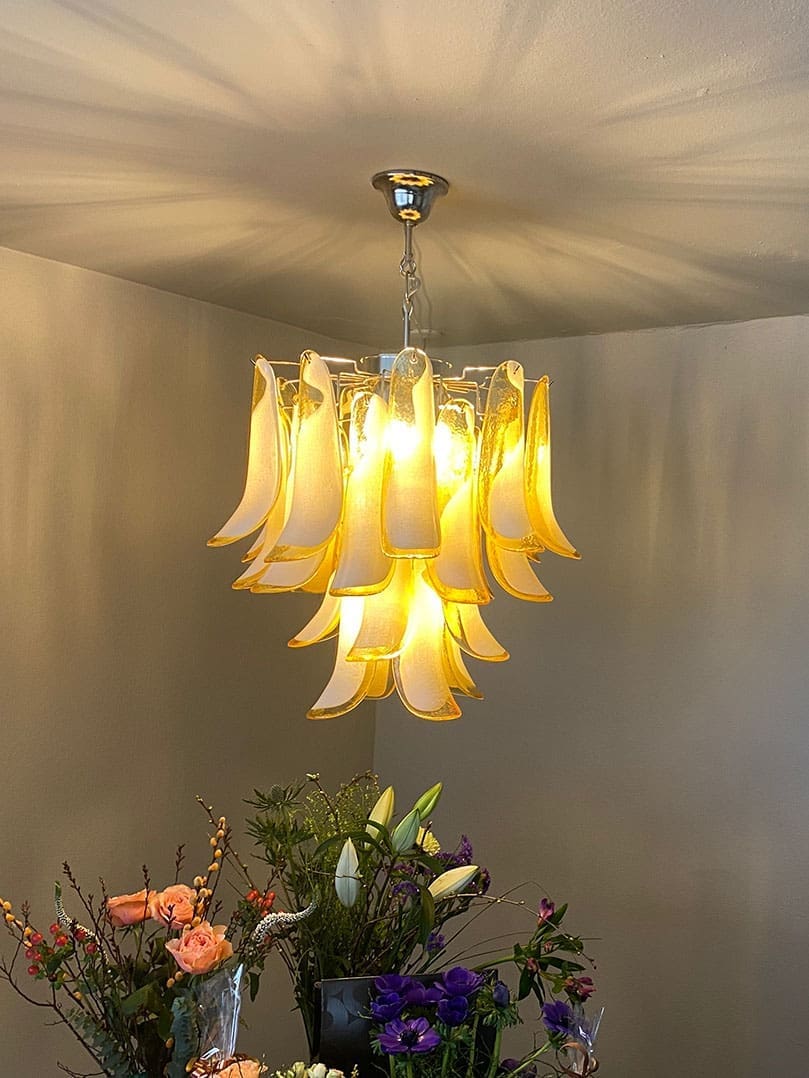 Murano-Style Chandelier – 26 petals – Amber