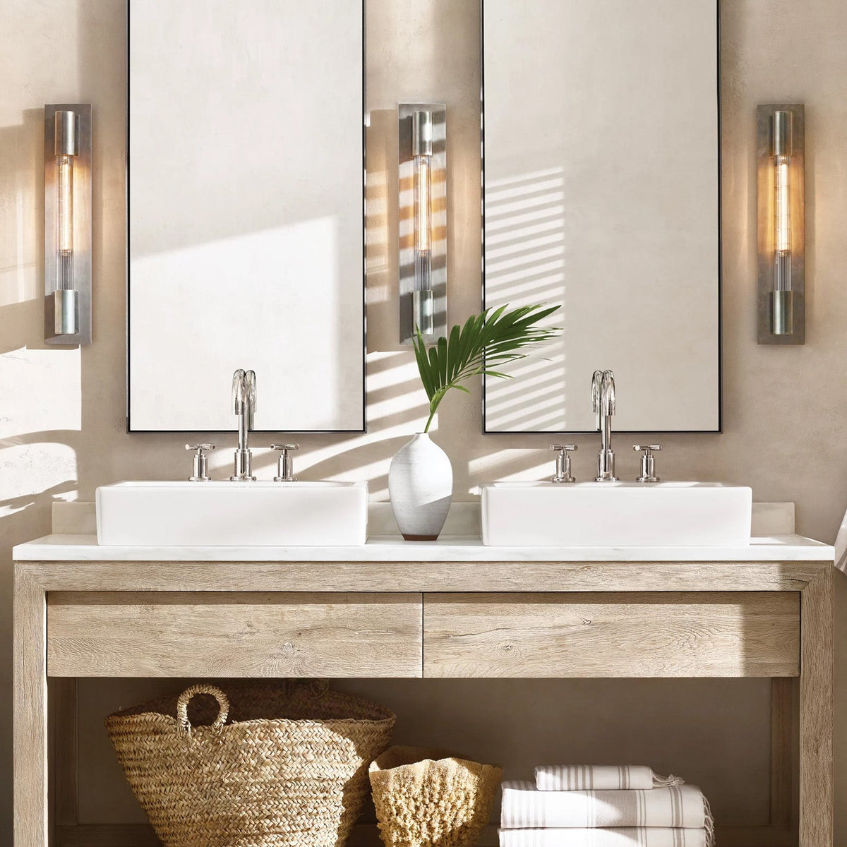 Massenet Metal Wall Sconce - Camilalamps - CAARHWS - 2561318