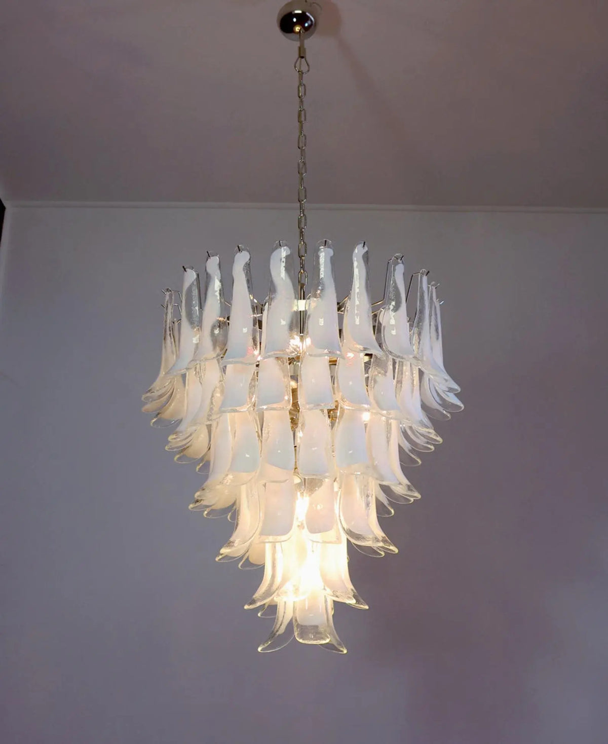Murano-Style Chandelier – 75 petals – Transparent